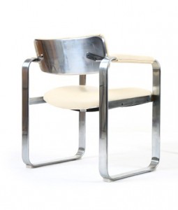 01-Adorable-Eero-Aarnio-vintage-wit-executive-chairs-4x